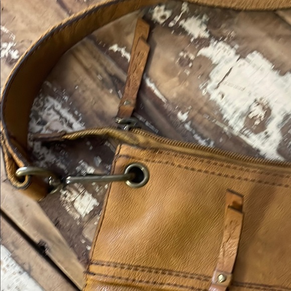 Fossil Tan Leather Crossbody Bag with Adjustable Strap - Picture 9 of 13